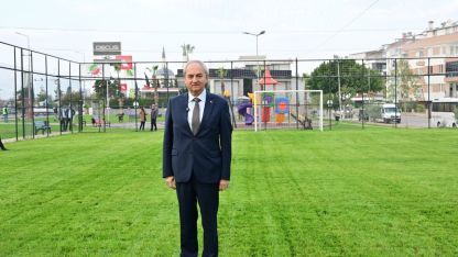 Başkan Kocagöz, çim futbol sahası sözünü yerine getirdi