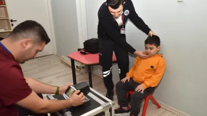 Kepez’den öğrencilere göz taraması