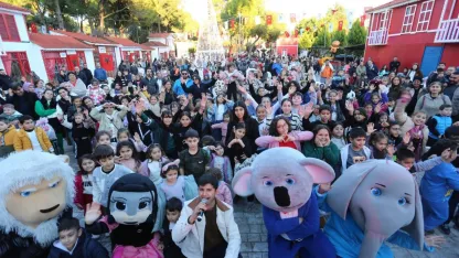 Kepez'de yeni yıl heyecanı Dokumapark'ta yaşandı