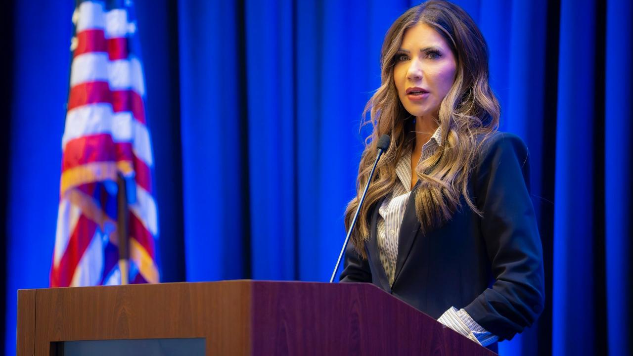 ABD İç Güvenlik Bakanı Noem, Venezuelalı göçmenlerin sınır dışı edilmesini onayladı