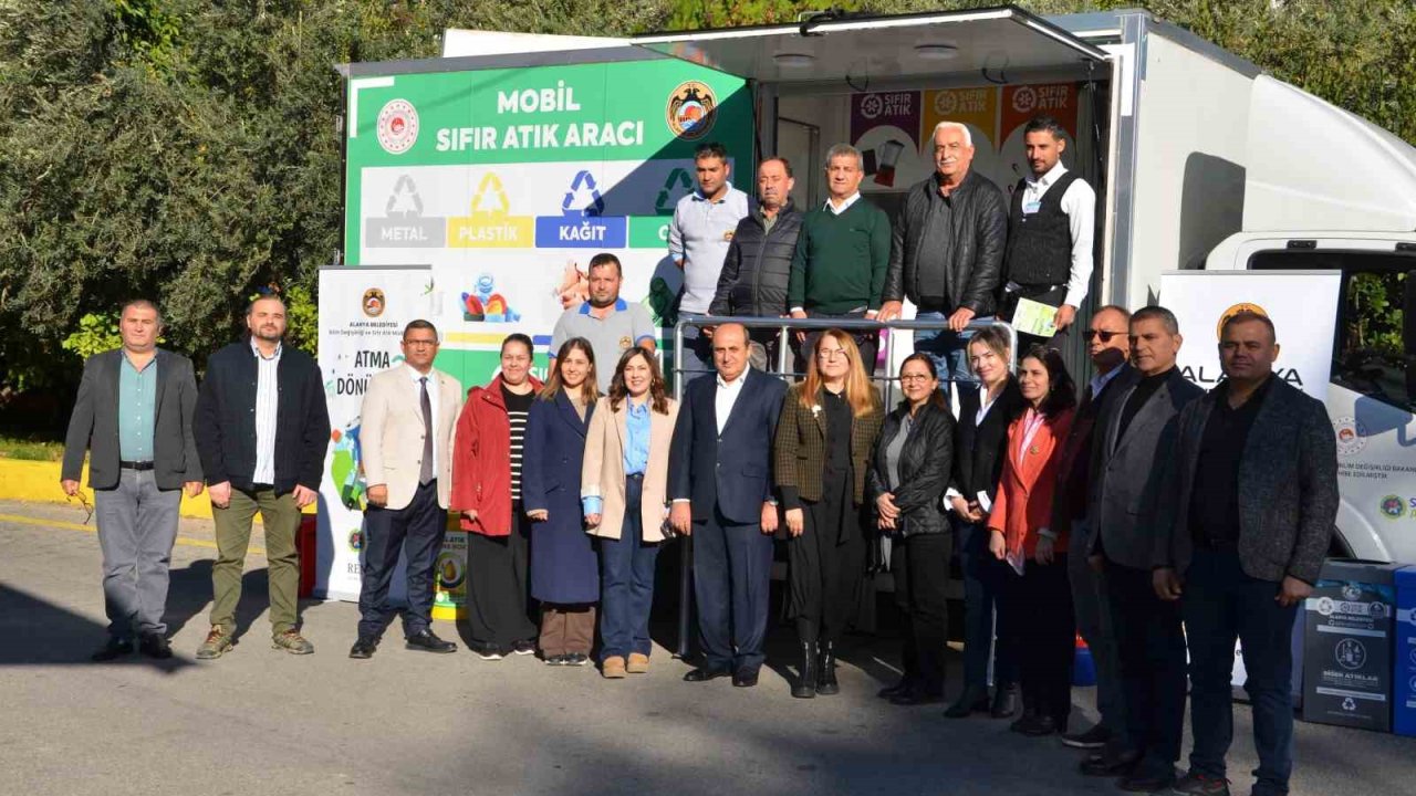 Alanya’da Çevre Dostu Çiftçi Kart Projesi üreticilere anlatıldı