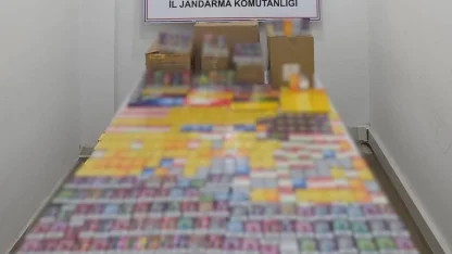 Antalya’da kaçak bin 660 adet elektronik sigara ve 7 bin 500 paket sigara ele geçirildi