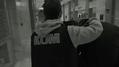 Antalya’da tehditle para istedikleri iş yerini kurşunlayan 3 şüpheli tutuklandı