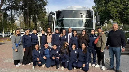 Başkan Topaloğlu’ndan voleybolculara moral desteği