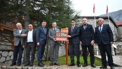 En iyi turizm köyüne gurur tabelası