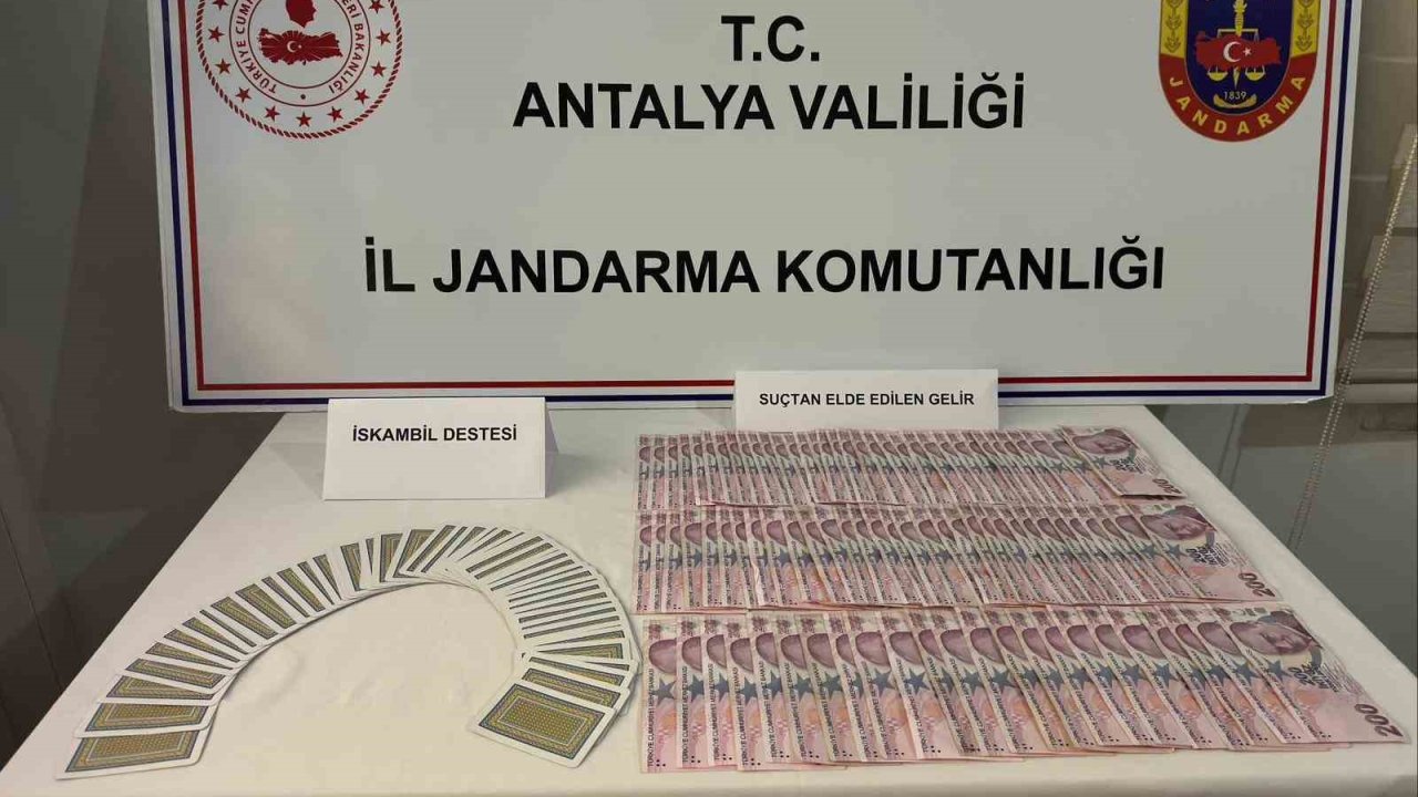 Kahvehanede kumar oynayan 6 şahsa idari para cezası