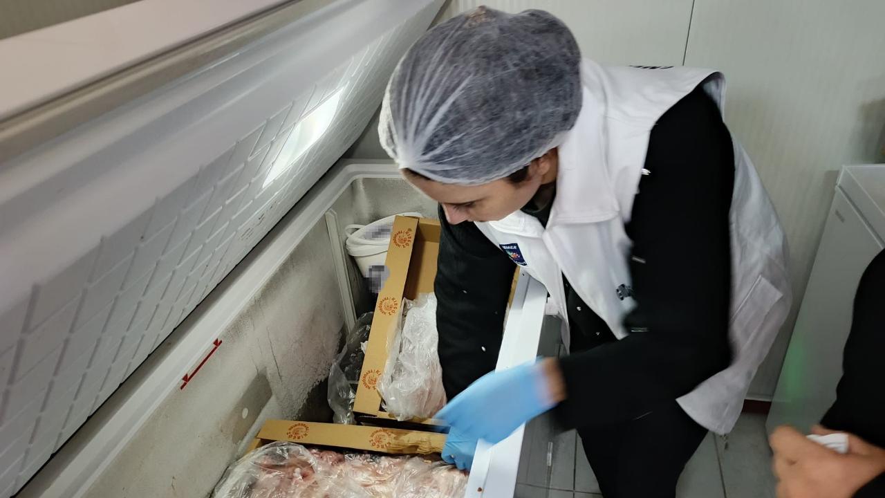 Kemer’de zabıtadan restoran ve kafelere denetim