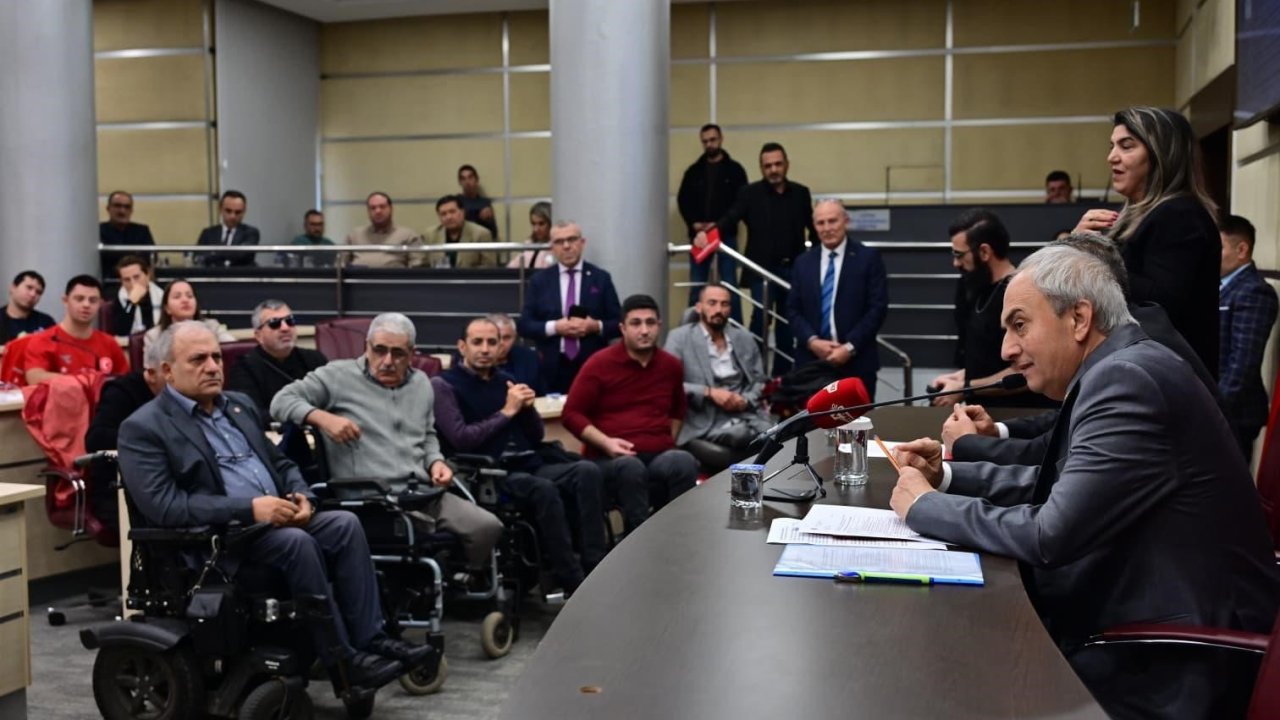 Kepez Belediyesi &quot;Bizi bizden dinleyin&quot; projesiyle engelli bireylerin sesi oldu