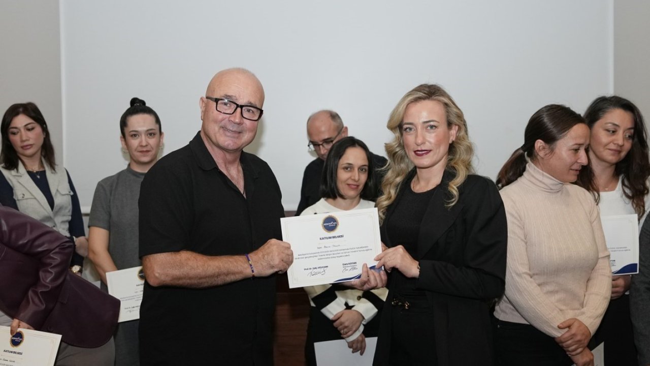Konyaaltı Belediyesi yönetici kadrosuna liderlik eğitimi