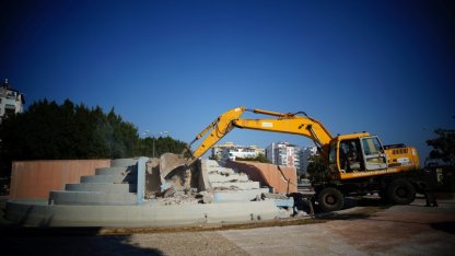 Konyaaltı’nda parklardaki havuzlar kaldırılıp yeri yeşil alan olacak