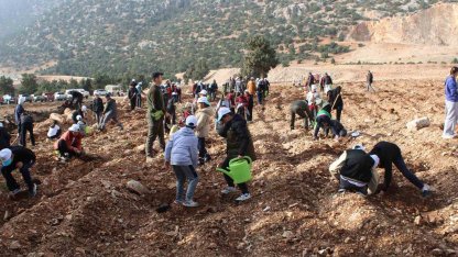 Korkuteli’nde 3 bin fidan toprakla buluştu