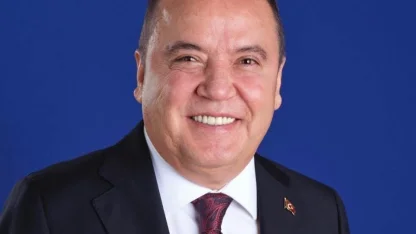 Muhittin Böcek hastaneye kaldırıldı