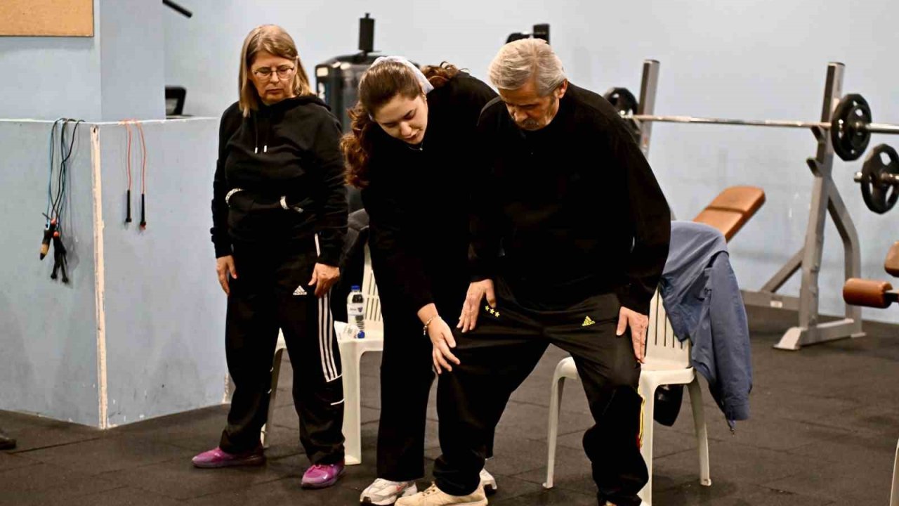 Muratpaşa’dan parkinson hastalarına destek