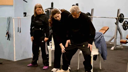 Muratpaşa’dan parkinson hastalarına destek