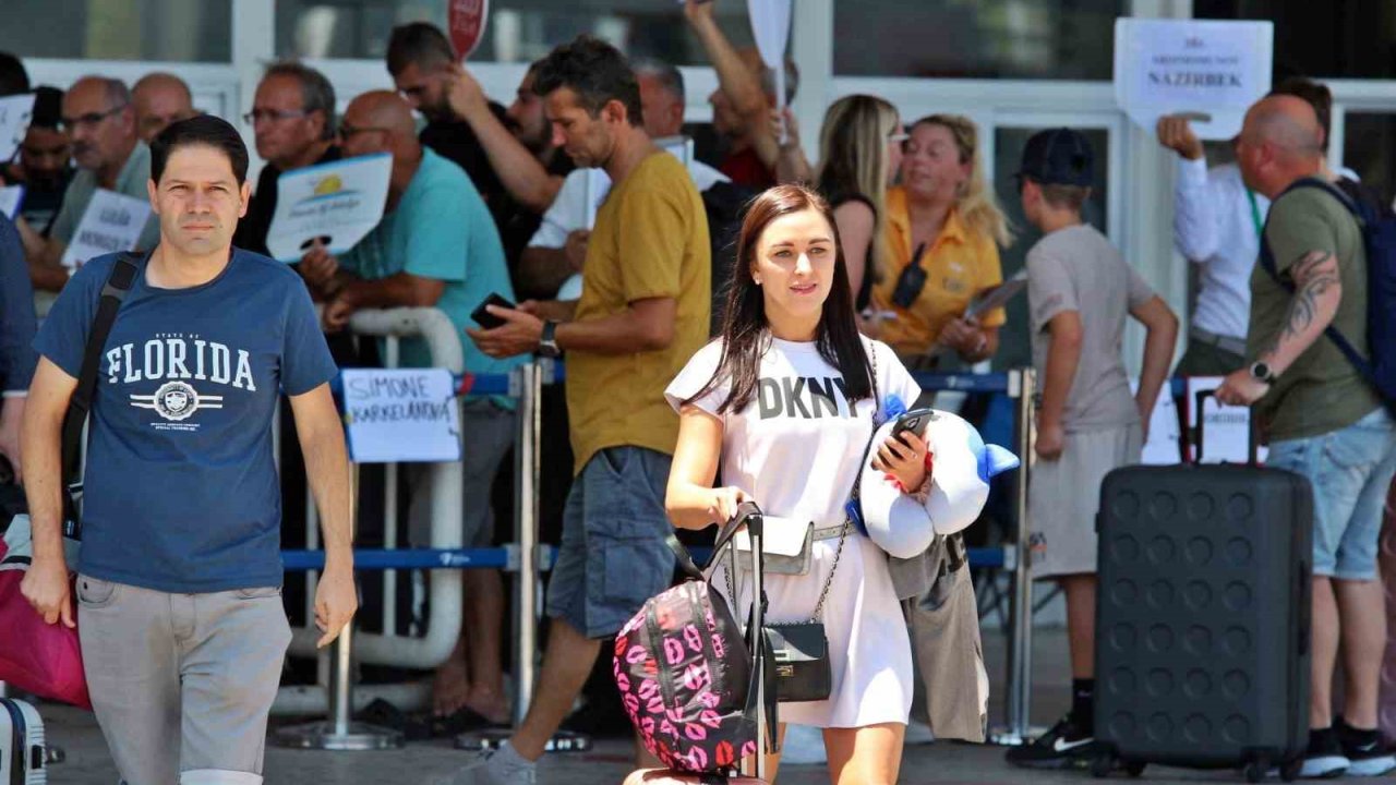 Rus ve Avrupalı turistler yılbaşına Antalya’da girecek