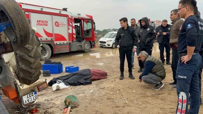 Sahilde traktörün altında kalan 2 gençten biri hayatını kaybetti