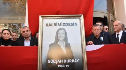 Şehzadeler Belediye Başkanı Gülşah Durbay için belediye önünde tören
