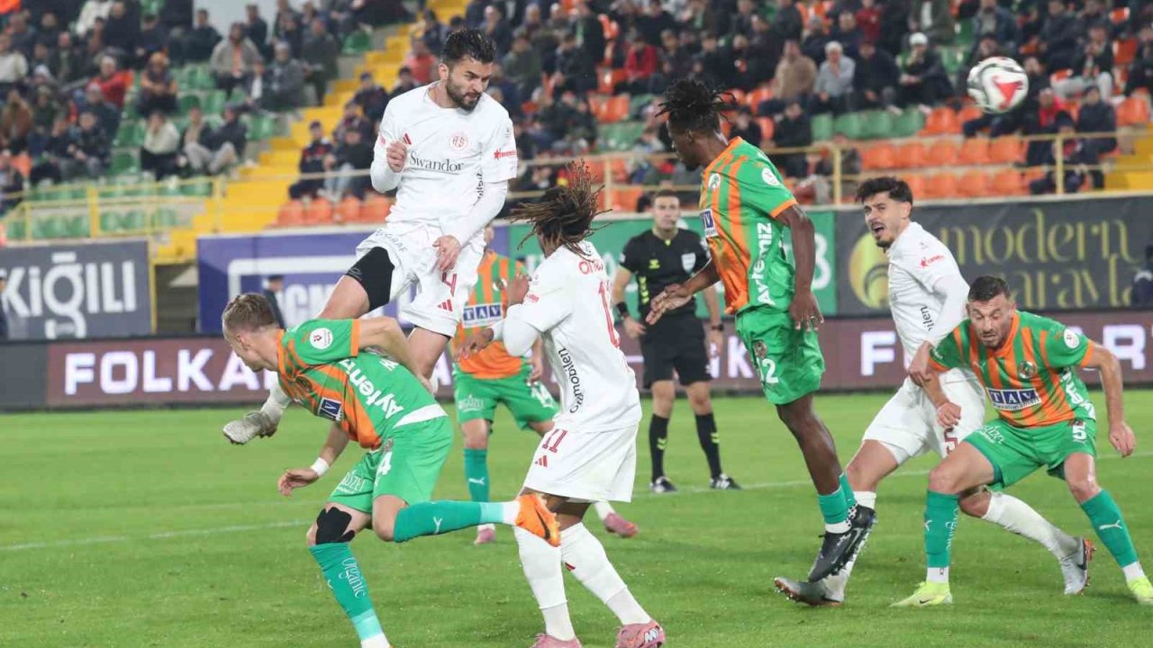 Trendyol Süper Lig: Alanyaspor: 0 - Antalyaspor: 0 (Maç sonucu)
