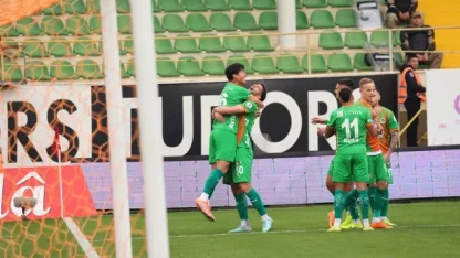 Trendyol Süper Lig: Corendon Alanyaspor: 1 - Fatih Karagümrük: 0 (İlk yarı)