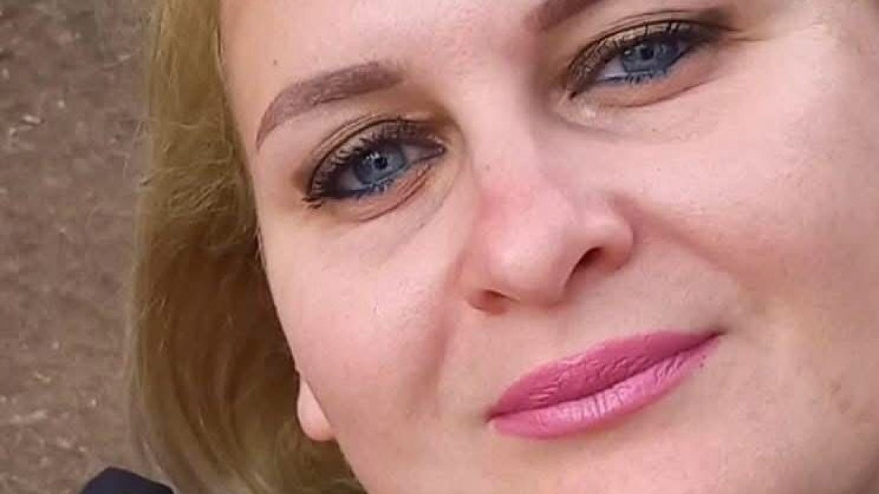 Yolun karşısına geçerken otomobilin çarptığı kadın yaşam mücadelesini kaybetti