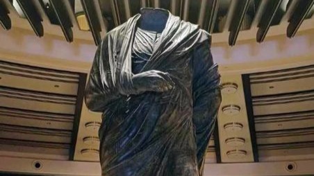 Yurt dışına kaçırılan 110 tarihi eser, ana vatanına getirildi