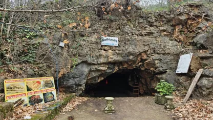 Antalya'daki Karataş Mağarası'nda tekno parti