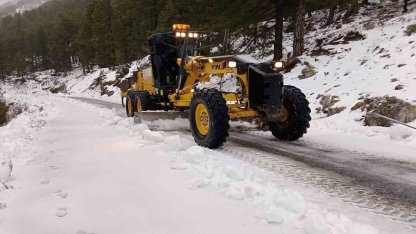 Alanya’nın yüksek kesimlerinde karla mücadele çalışması sürüyor