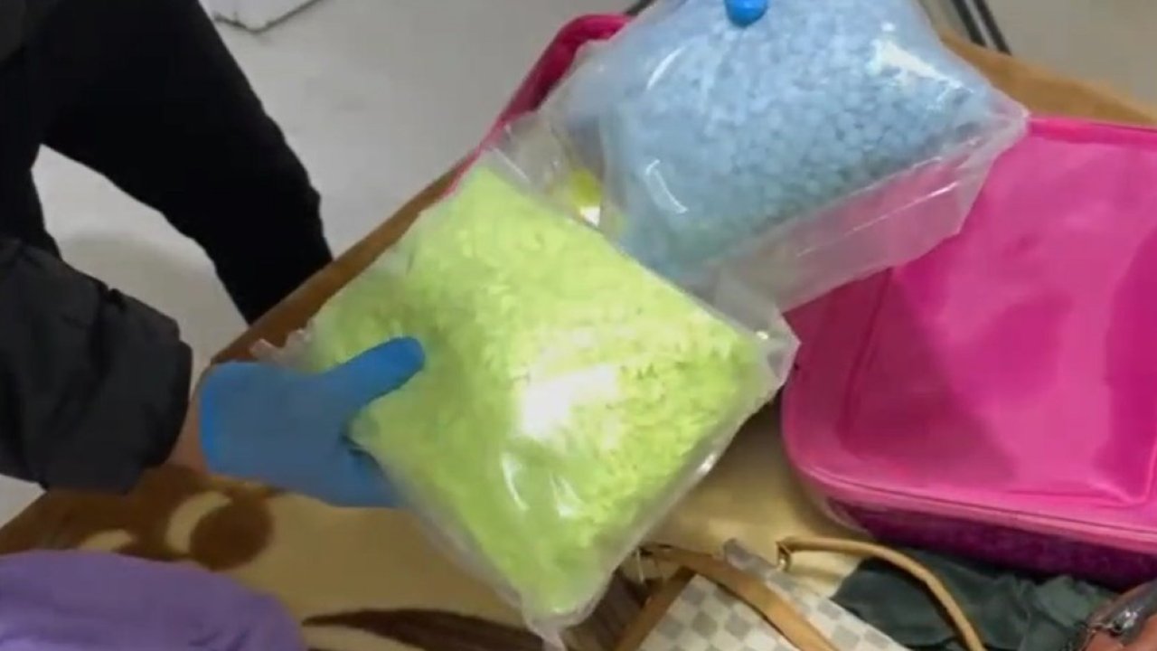 Antalya’da 15 bin uyuşturucu hap ele geçti: 2 şahıs tutuklandı