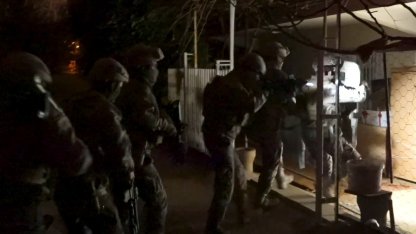 Antalya’da 20 ayrı adrese 150 personelle eş zamanlı operasyon