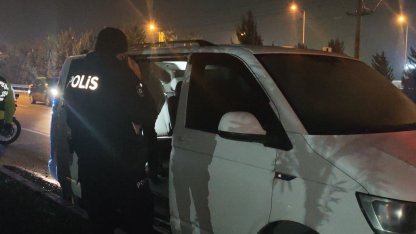 Antalya’da bir kişi park halindeki araçta ölü bulundu