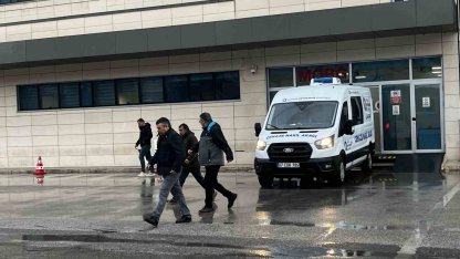 Antalya’da evinde silahla vurulmuş halde ölü bulunan kişinin cenazesi teslim alındı