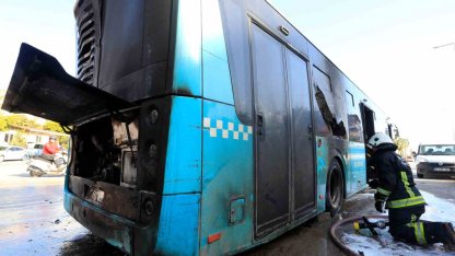 Antalya’da seyir halindeki halk otobüsü alevlere teslim oldu