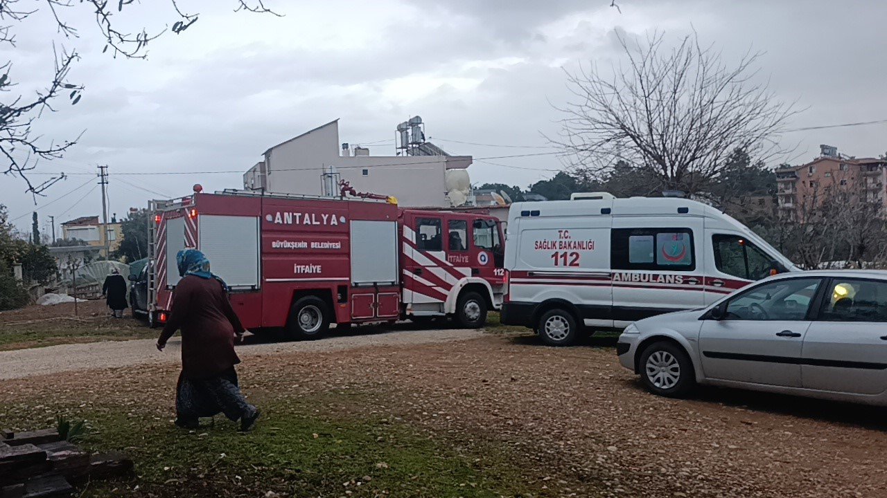 Bacadan düşen kıvılcımdan yangın çıktı: 4 kişi dumandan etkilendi