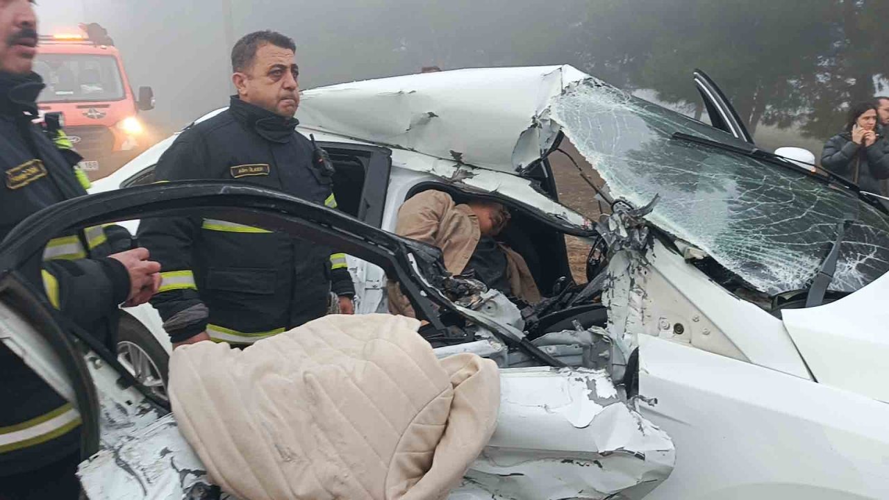 Burdur'da siste zincirleme kaza: 1'i ağır, 2 yaralı