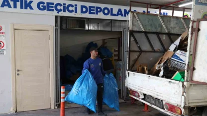 Büyükşehir son 3 yılda 32 ton tehlikeli atığı bertaraf etti