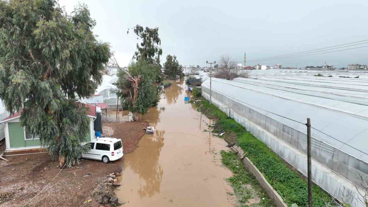 Büyükşehir, yağıştan etkilenen 3 ilçe için hasar tespit çalışması başlattı