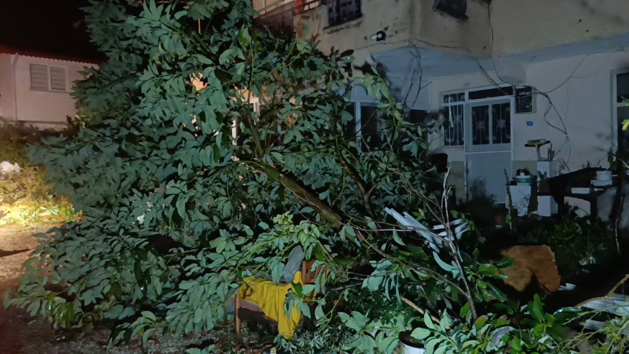 Hortum Manavgat’ı savaş alanına çevirdi