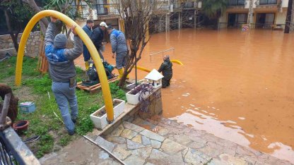Kemer’de sağanak sonrası temizlik çalışmaları devam ediyor