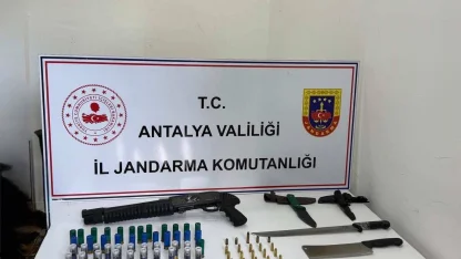 Kepez’de jandarmadan ruhsatsız silah operasyonu