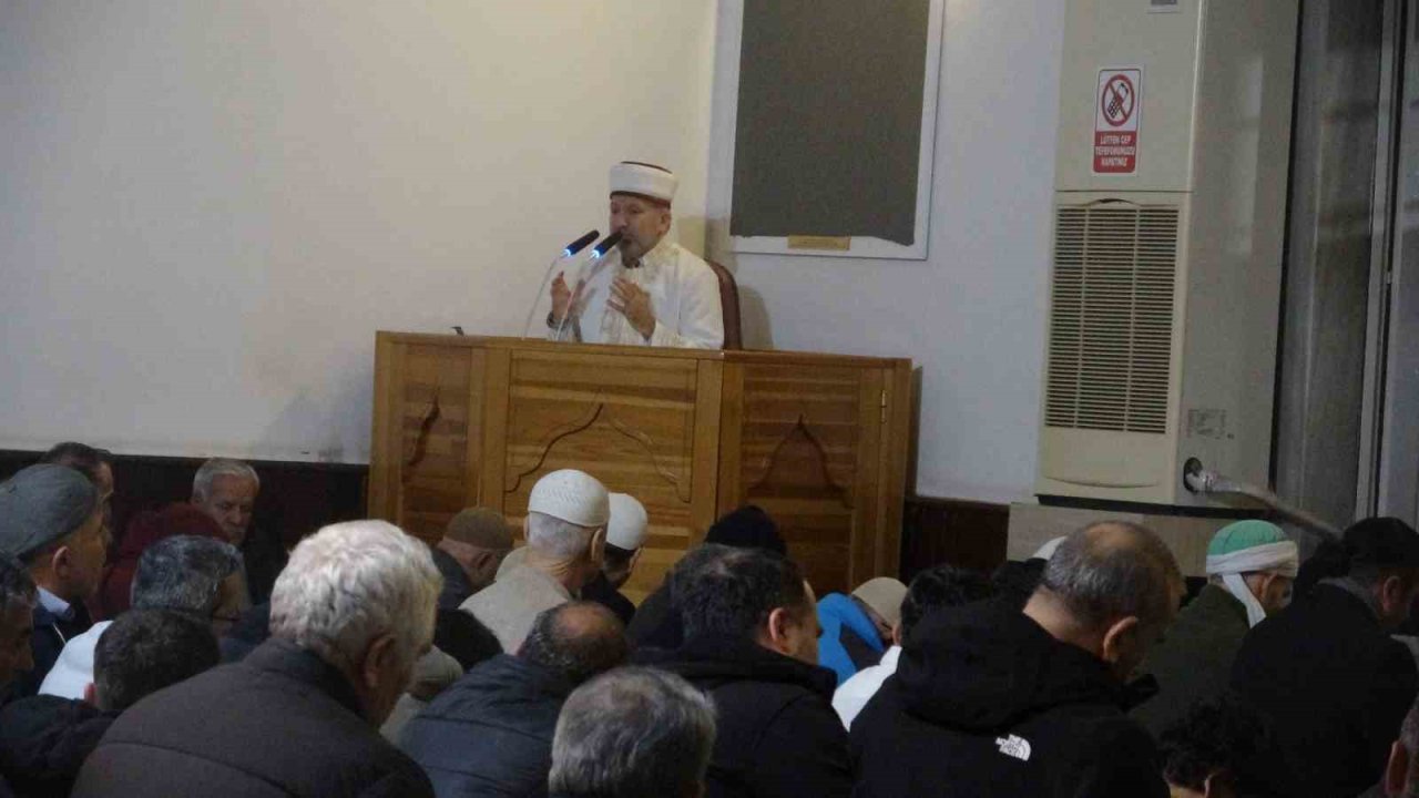 Miraç Kandili’nde Antalya’da camiler doldu