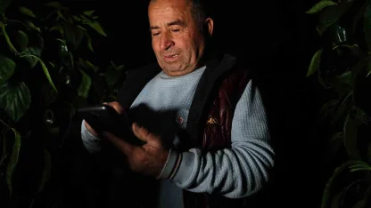 Seralarda dona karşı sıcaklıklar cep telefonundan anlık takip ediliyor