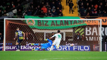 Trendyol Süper Lig: Alanyaspor: 2 - Fenerbahçe: 1 (İlk yarı)