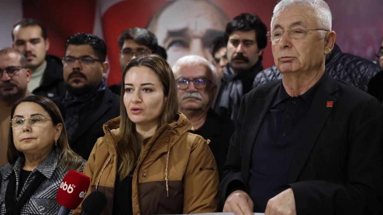 6 Şubat depremlerinin 3. yıl dönümünde hayatını kaybedenler anıldı