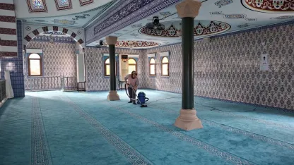 Ramazan öncesi camilerde temizlik