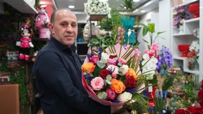 Sevgililer için gül 200, orkide 2 bin liradan başlıyor