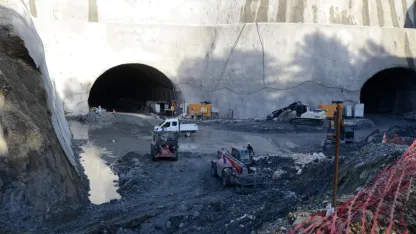 Tünel ve yol çalışmasındaki kazada 2 işçi yaralandı