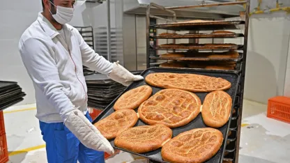 Ramazan pidesi Büyükşehir Halk Ekmek büfelerinde