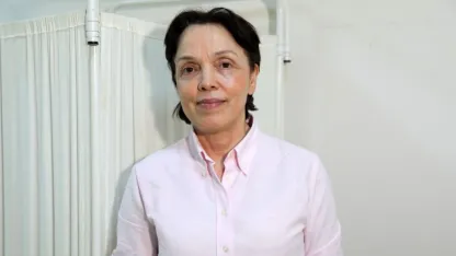 Kendi kendine muayene yaparak hayatını değiştirdi