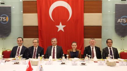 Başkan Vekili Özdemir iş dünyası ile iftarda bir araya geldi