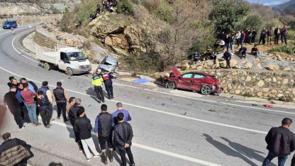 Alanya’da 3 araçlı zincirleme kaza: 1 ölü, 3 yaralı